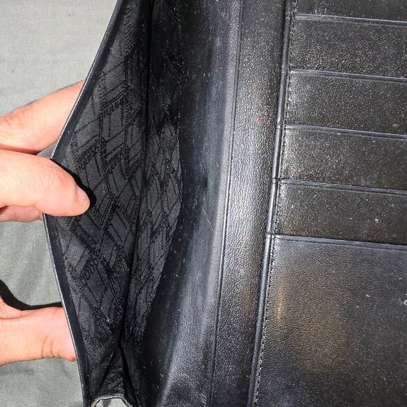 Vintage Dunhill Black Leather Bifold Wallet with Gold Accents - Picture 4 of 6